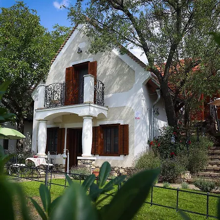 Kali Borhaz - Nyaralohazak Semesterbostad