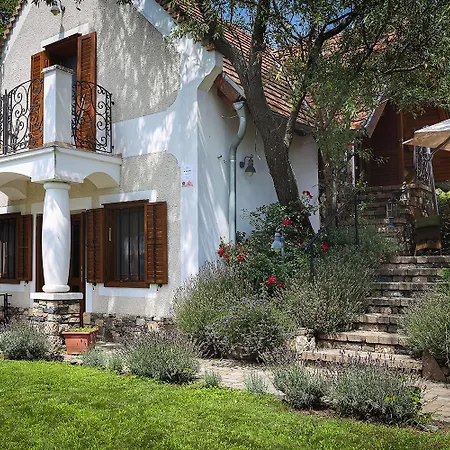 Kali Borhaz - Nyaralohazak Semesterbostad