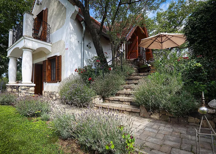 Kali Borhaz - Nyaralohazak Semesterbostad