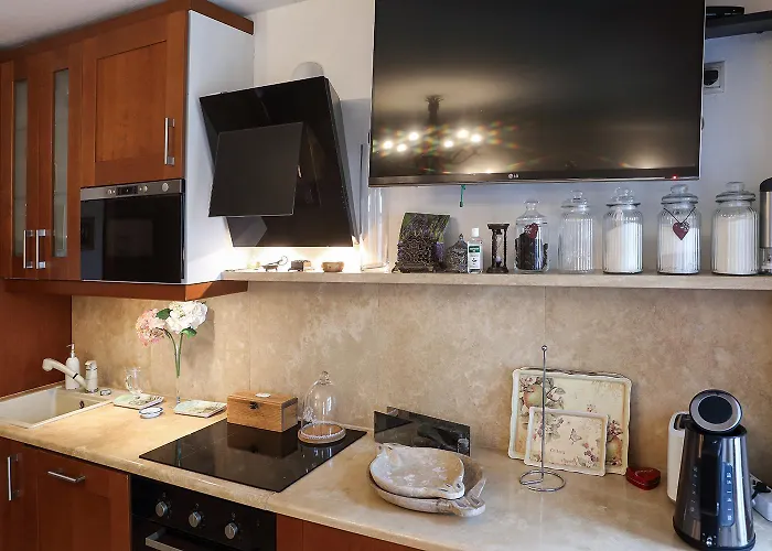 Kali Borhaz - Nyaralohazak Köveskál