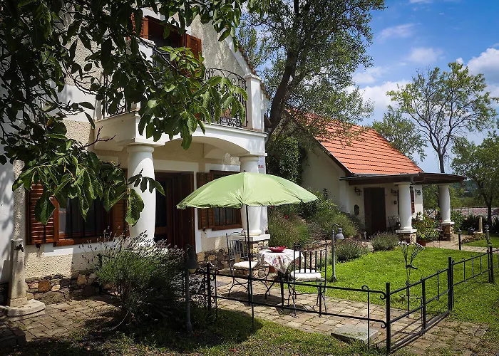 Semesterbostad Kali Borhaz - Nyaralohazak Köveskál